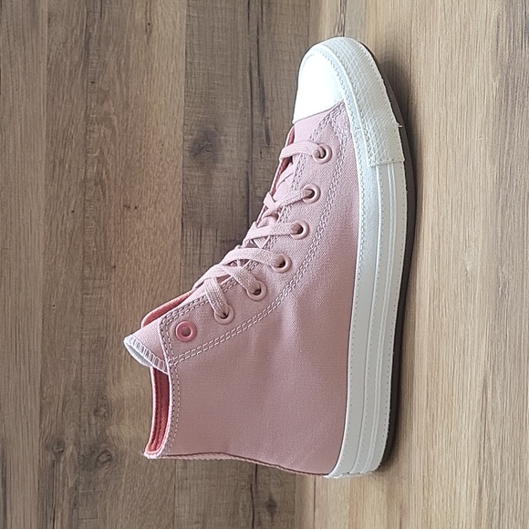 Converse high top Brand new. - Picture 8 of 13